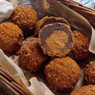 Biscoff centre brownie Scotch eggss Biscoff centre brownie Scotch eggss