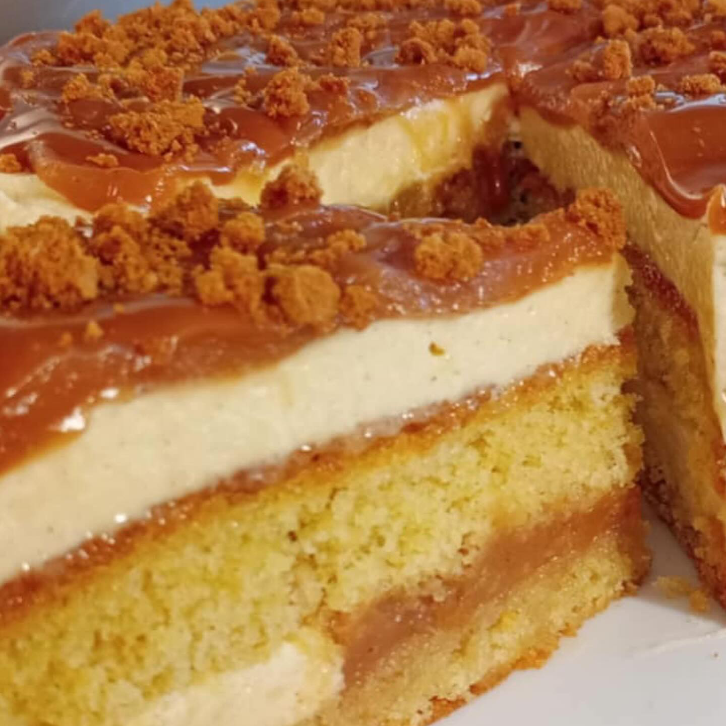 Caramel apple cake Caramel apple cake