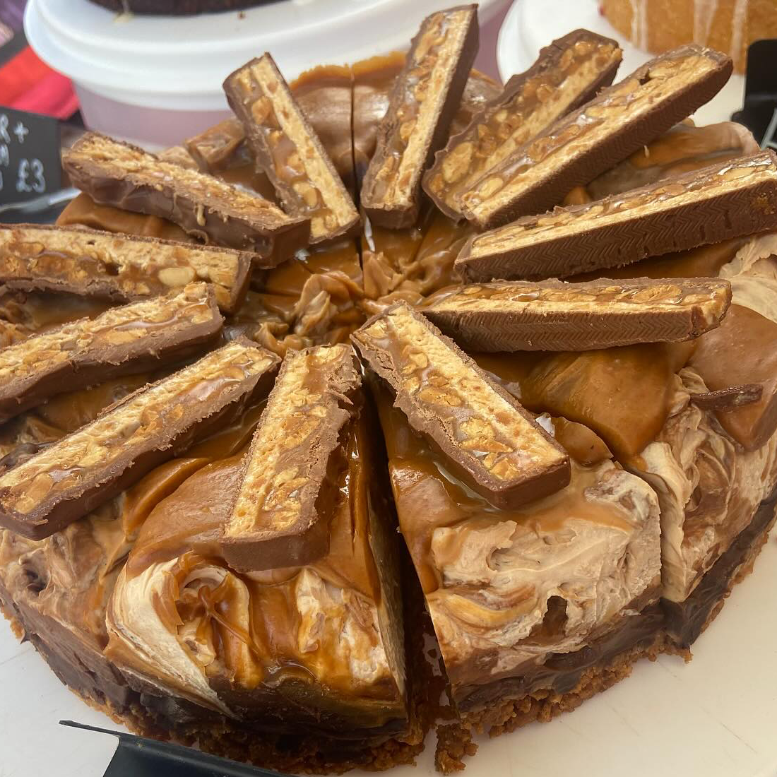 Snickers cheesecake Snickers cheesecake
