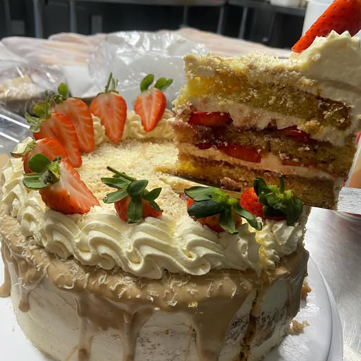 Strawberry and hazelnut sponge cake Strawberry and hazelnut sponge cake